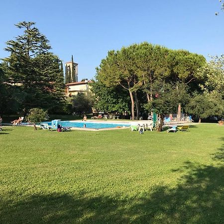 Residence L'Oliveto Garden And Swimming Pool San Felice del Benaco Exterior foto