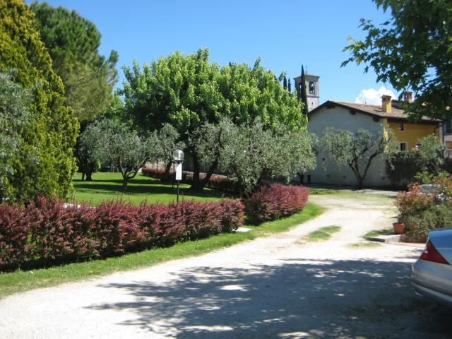 Residence L'Oliveto Garden And Swimming Pool San Felice del Benaco Exterior foto